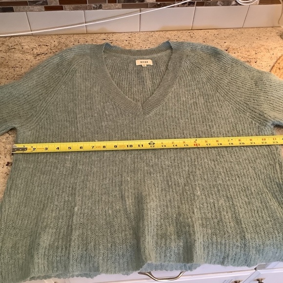 Diega Green V-neck Alpaca Blend Sweater Size Medium - Picture 8 of 8